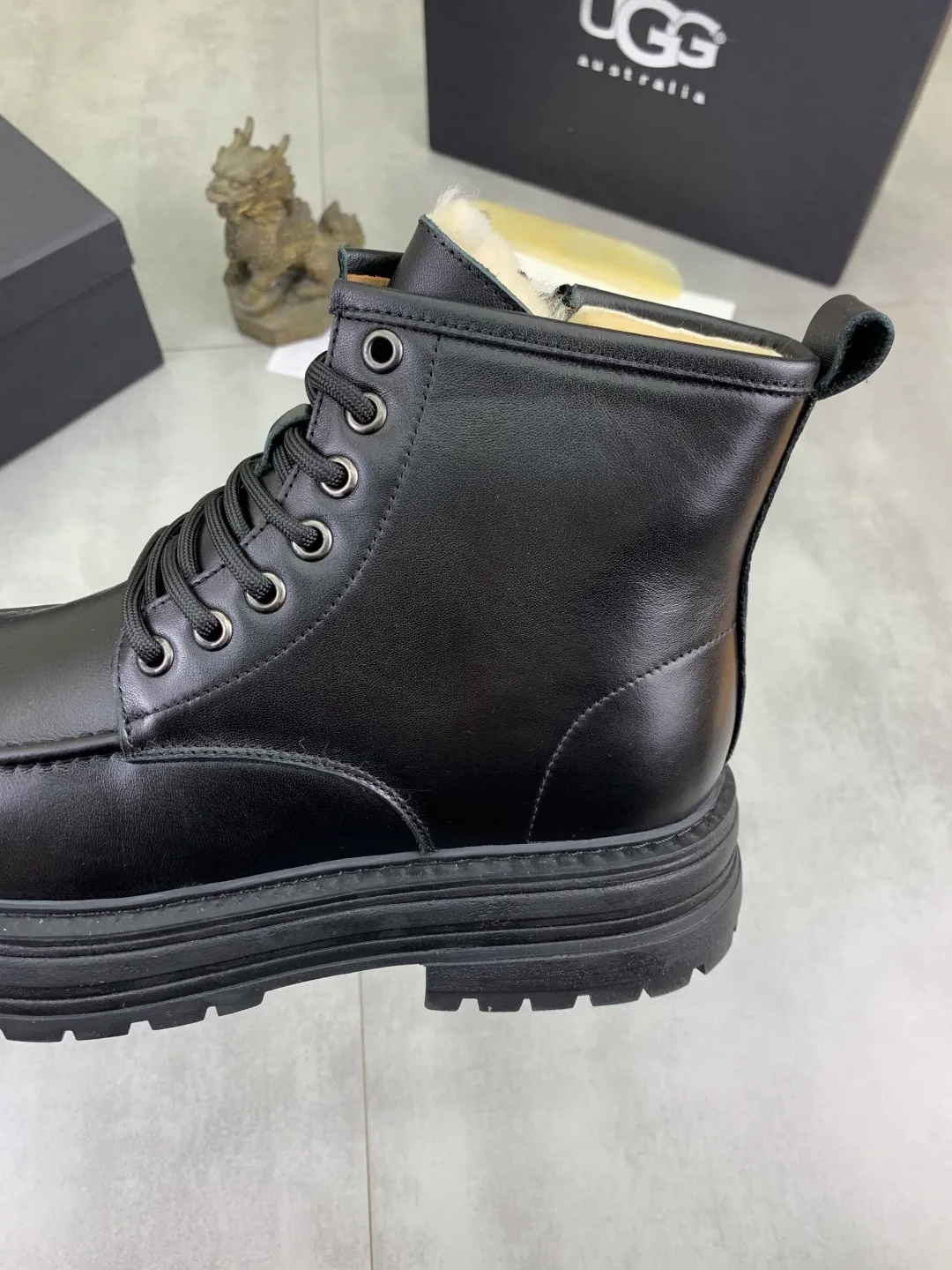 Men's men's shoes 💰P660 New arrival 🆕🆕🆕 IUGGI Men's British retro Martin boots Winter new men's outdoor hiking boots First layer of cowhide on the outside and wool on the inside Comfortable and warm Rubber sole sole Non-slip and firm Trendy and fashionable Casual and versatile Size: 38-44 (45 customized) Color: three colors